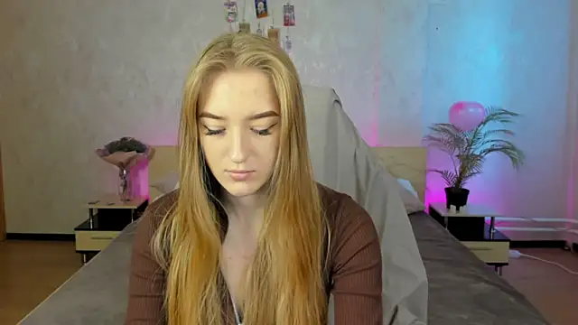 Stacy River online show from 19, 2, 2025