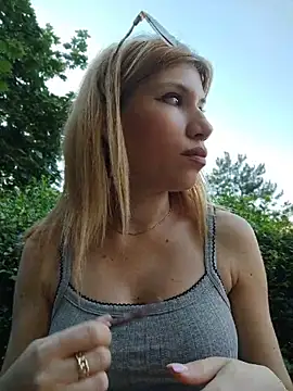 EvaRush online show from 9, 6, 2026