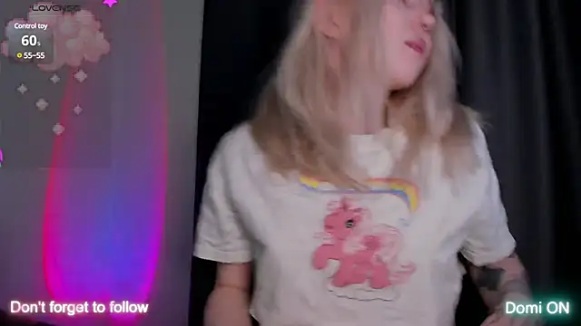 Snapshot of takeyourmolly chatting on 18, 3, 2025 takeyourmolly online show from 18, 3, 2025