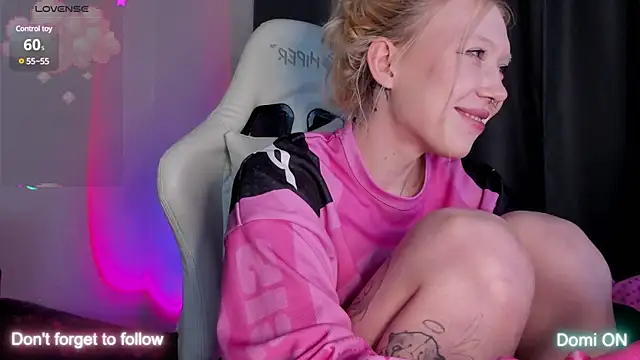 Snapshot of takeyourmolly chatting on 7, 3, 2025 takeyourmolly online show from 7, 3, 2025