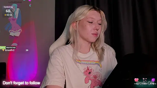 Snapshot of takeyourmolly chatting on 21, 12, 2024 takeyourmolly online show from 21, 12, 2024