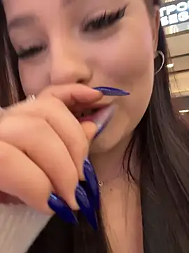 Chloe  Moon online show from 4, 3, 2026