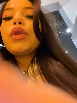 Snapshot of Chloe__Moon chatting on 24, 11, 2025 Chloe Moon online show from 24, 11, 2025