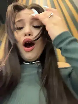 Snapshot of Chloe__Moon chatting on 24, 10, 2025 Chloe Moon online show from 24, 10, 2025