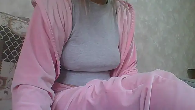 Emma 99 online show from 10, 10, 2025