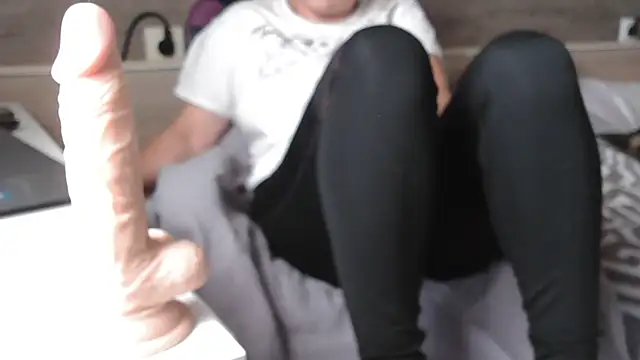 LaRa forU online show from 26, 10, 2025