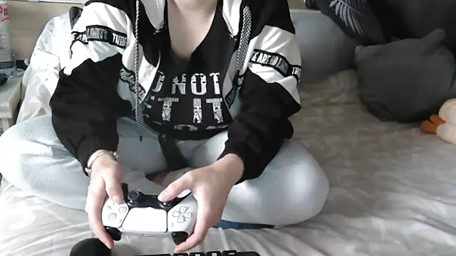 LaRa forU online show from 12, 2, 2025