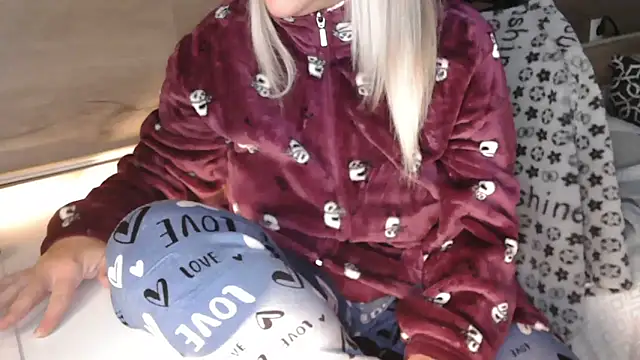 LaRa forU online show from 23, 11, 2025