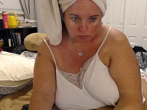 LauLauPAWG online show from 19, 10, 2025