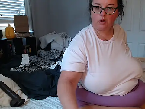 LauLauPAWG online show from 28, 10, 2025