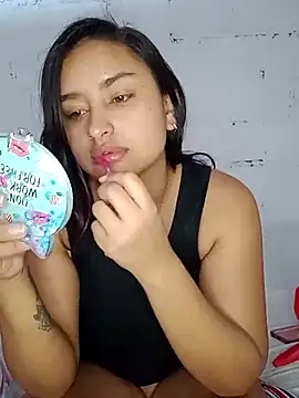 Snapshot of sariitha_sw chatting on 28, 4, 2026 sariitha sw online show from 28, 4, 2026