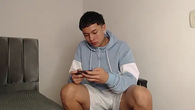 Snapshot of alex-lover chatting on 28, 2, 2025 alex-lover online show from 28, 2, 2025