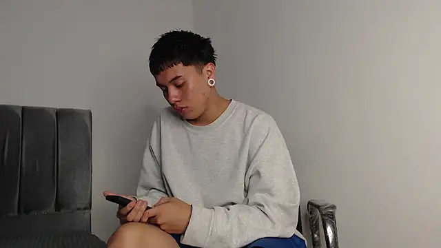 alex-lover online show from 9, 11, 2025