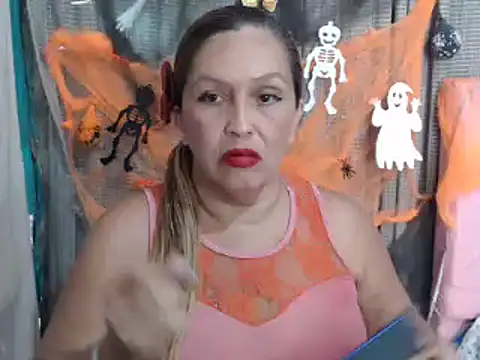 Snapshot of mom_son_dirty chatting on 26, 10, 2025 mom son dirty online show from 26, 10, 2025