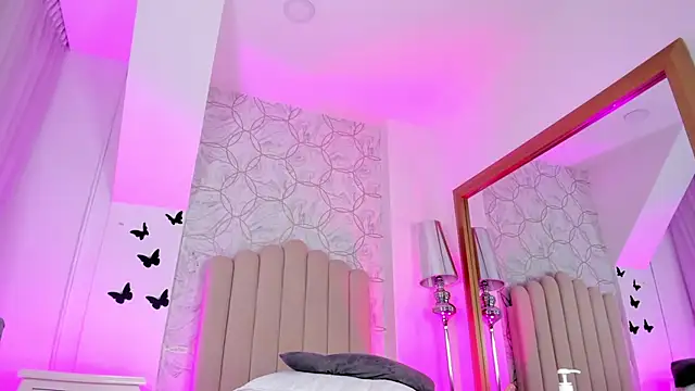 PollyGrey  online show from 8, 2, 2025