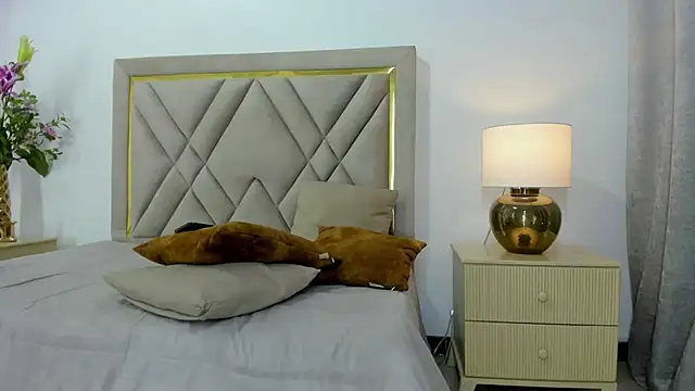 emily queen2 online show from 30, 3, 2026