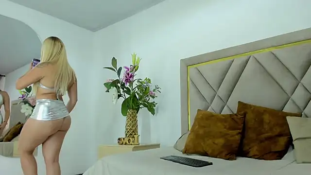 emily queen2 online show from 14, 4, 2026