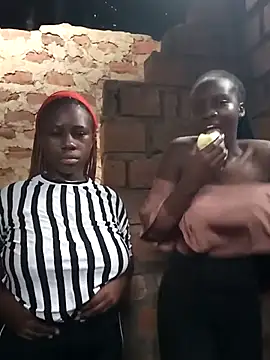 Black juicy24 online show from 26, 9, 2025