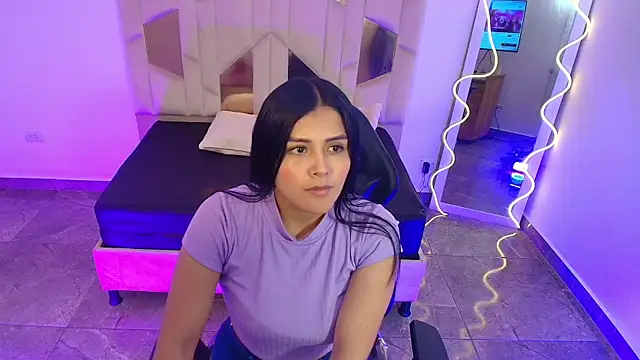 Analia tay online show from 4, 2, 2025