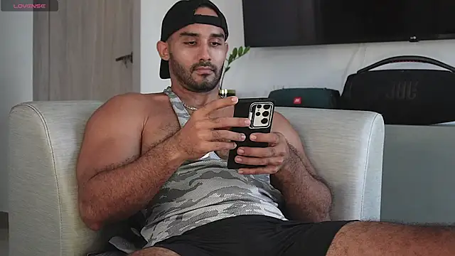 Snapshot of orion1993 chatting on 7, 11, 2025 orion1993 online show from 7, 11, 2025