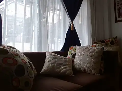 Snapshot of Alina_Saenz chatting on 21, 3, 2025 Alina Saenz online show from 21, 3, 2025