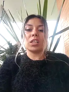 Sweel Leyva18 online show from 6, 3, 2025