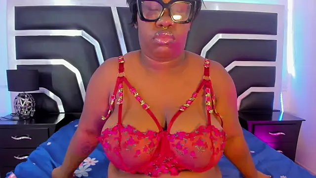 Snapshot of nanami_2 chatting on 18, 9, 2025 nanami 2 online show from 18, 9, 2025