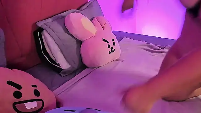 juli 2tyes online show from 18, 2, 2026