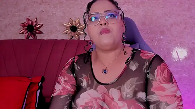 juli 2tyes online show from 24, 10, 2025