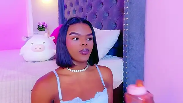 CamiEstrada online show from 27, 11, 2025