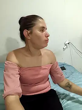 Snapshot of Scarlett-Leh chatting on 25, 10, 2025 Scarlett-Leh online show from 25, 10, 2025