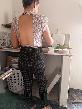 Scarlett-Leh online show from 3, 3, 2025
