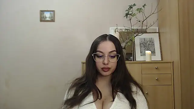 courtneyPerfect online show from 2, 3, 2025