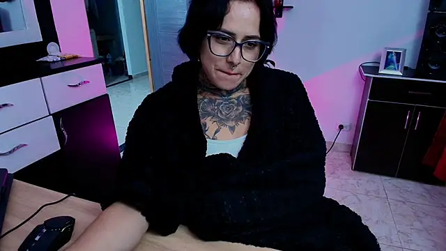 Snapshot of TinnaDawsom chatting on 19, 1, 2025 TinnaDawsom online show from 19, 1, 2025