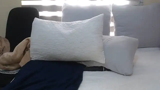 Snapshot of Foxybrownxx1 chatting on 13, 6, 2026 Foxybrownxx1 online show from 13, 6, 2026