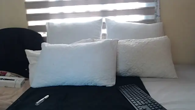 Foxybrownxx1 online show from 1, 6, 2026