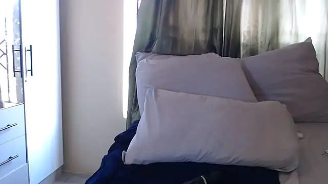 Foxybrownxx1 online show from 1, 2, 2026