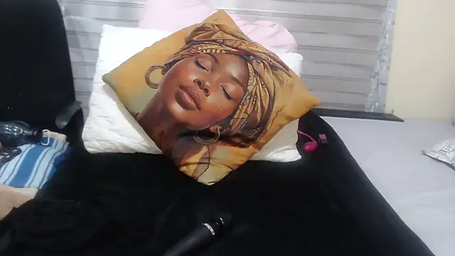 Snapshot of Foxybrownxx1 chatting on 18, 7, 2026 Foxybrownxx1 online show from 18, 7, 2026