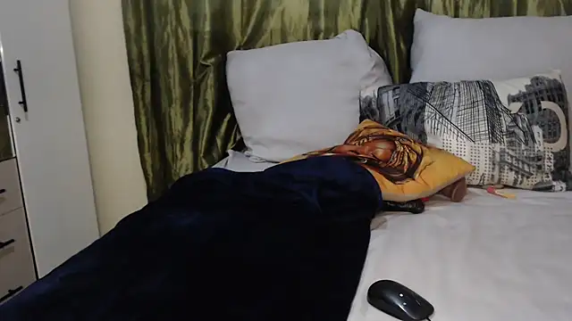 Foxybrownxx1 online show from 27, 10, 2025