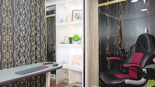 MirandaRossi online show from 12, 3, 2026