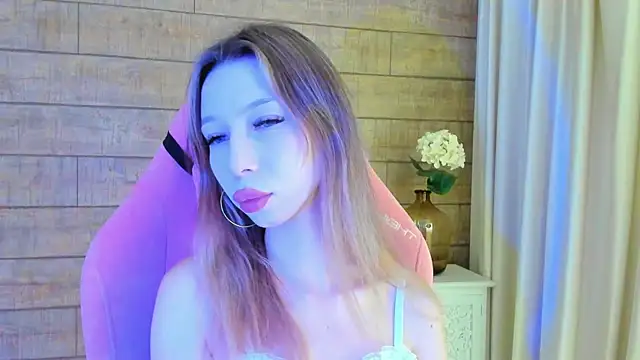 MaliaLandre online show from 22, 9, 2025