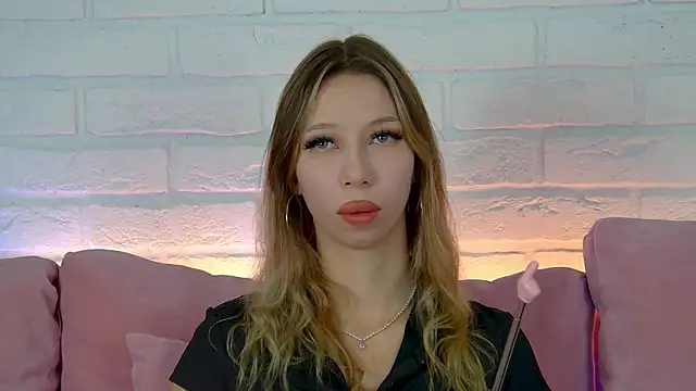 MaliaLandre online show from 29, 9, 2025