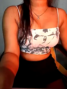 Snapshot of QueenOfHeart_07 chatting on 15, 3, 2025 QueenOfHeart 07 online show from 15, 3, 2025