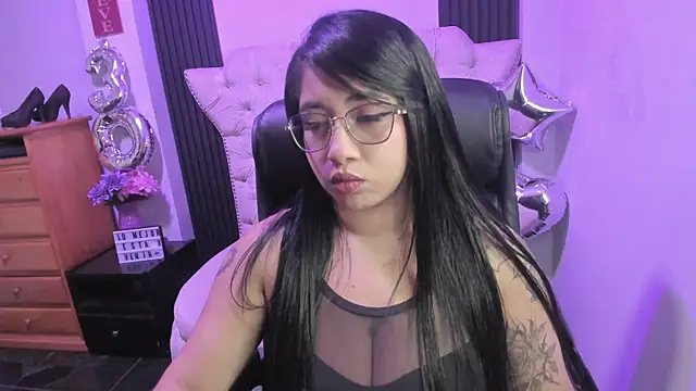 Snapshot of Sexy_cristall_ chatting on 5, 5, 2026 Sexy cristall online show from 5, 5, 2026