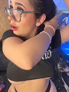 LylaLee111 online show from 23, 11, 2025