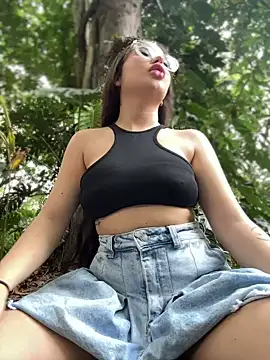 LylaLee111 online show from 12, 2, 2025