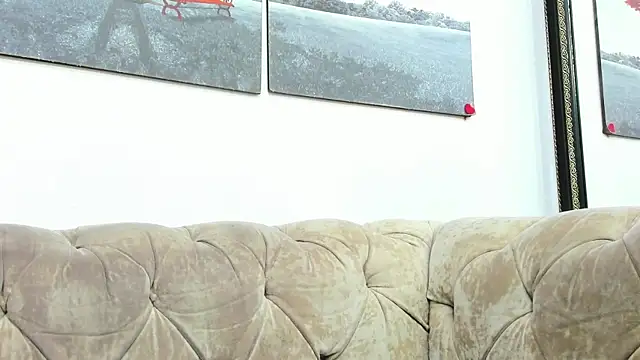 kira mz online show from 28, 2, 2025