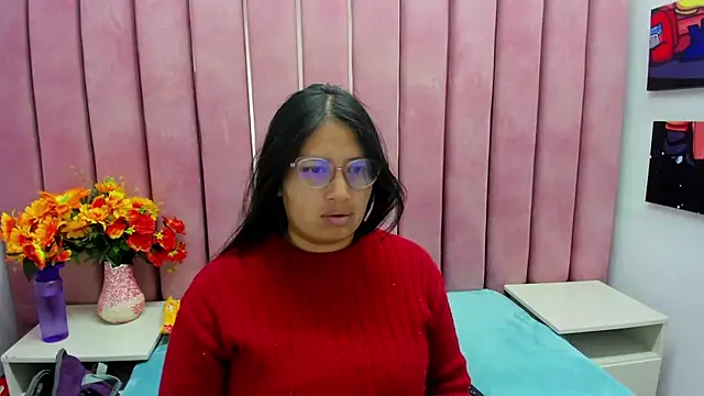 Miaa Smiith  online show from 2, 10, 2025