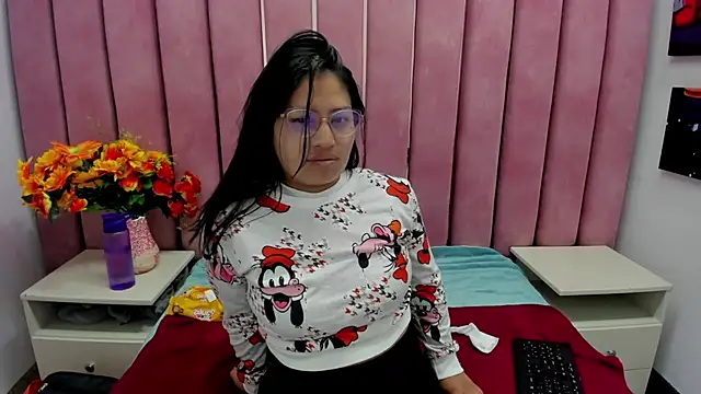 Miaa Smiith  online show from 25, 9, 2025