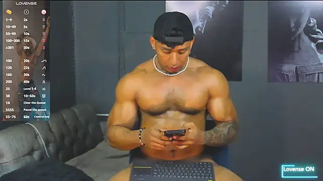 Snapshot of bradley_smith chatting on 4, 7, 2026 bradley smith online show from 4, 7, 2026